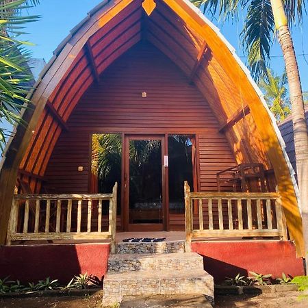 Oktavia Bungalows Gili Air Exterior photo